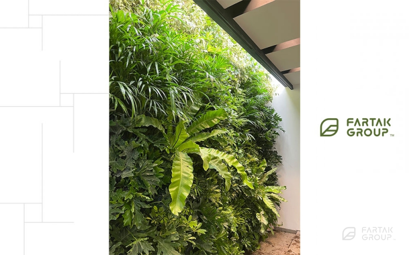 Pishtazan Asre Dadeha Office Green Wall