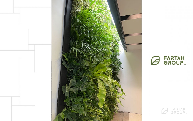 Pishtazan Asre Dadeha Office Green Wall