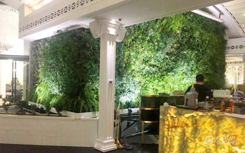 طراحی و اجرای دیوار سبز رستوران اعلا