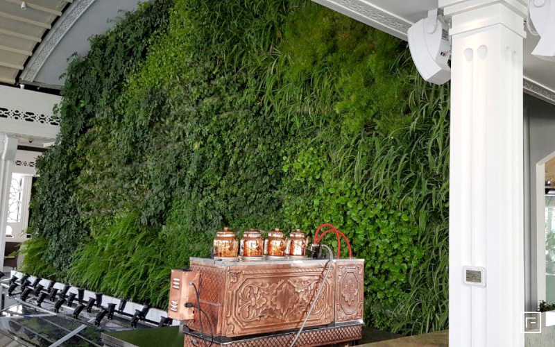 طراحی و اجرای دیوار سبز رستوران اعلا