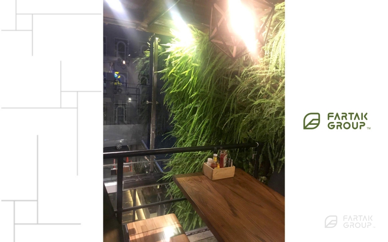 طراحی و اجرای دیوار سبز رستوران زیگ&zwnj;زاگ